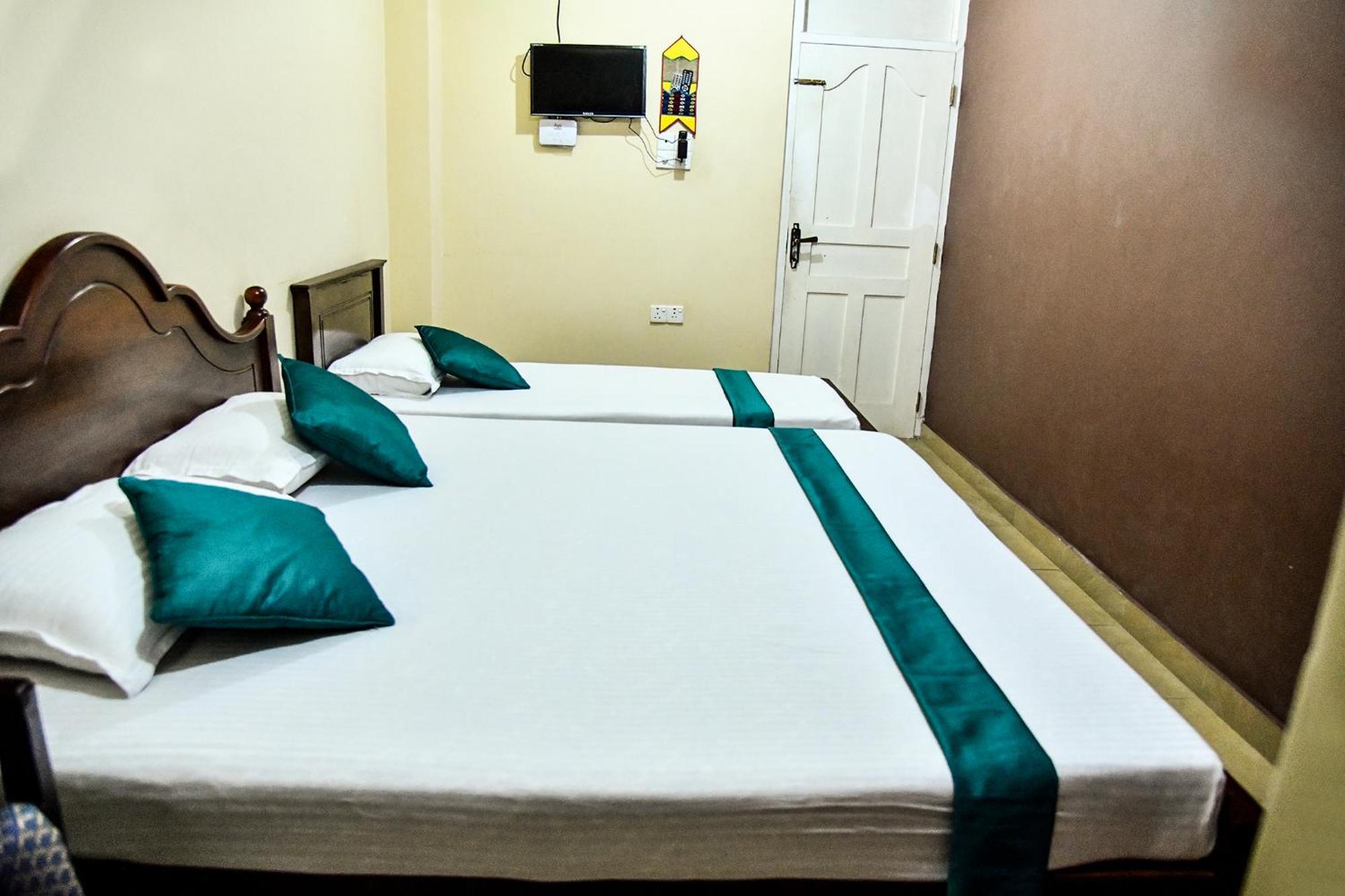 Sri Krishna Bhavan Hotel هاتون المظهر الخارجي الصورة